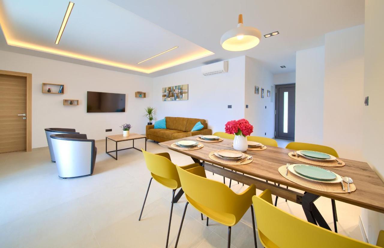 Unique Apartment With Private Pool Krk Town Exterior photo