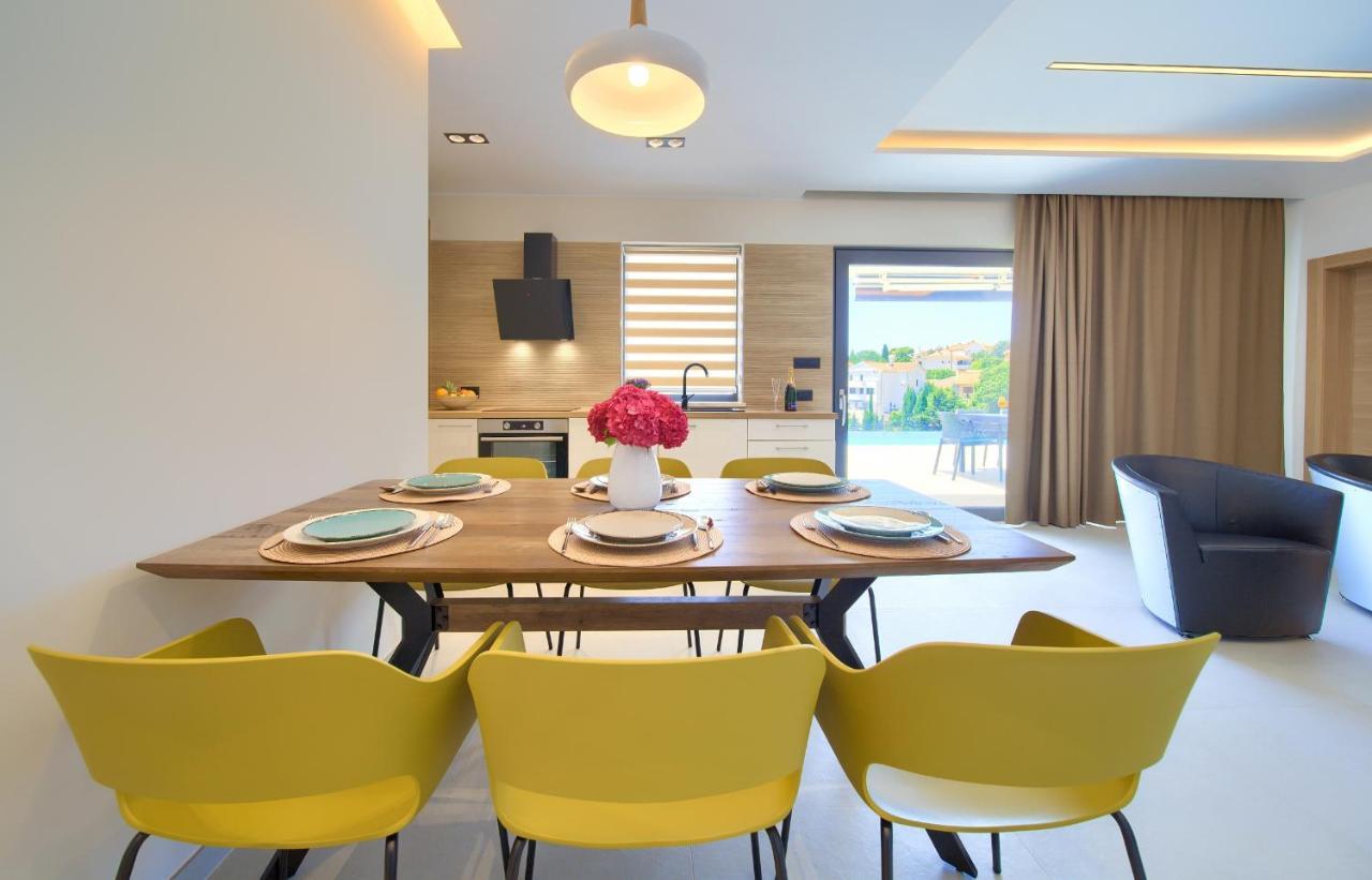 Unique Apartment With Private Pool Krk Town Exterior photo